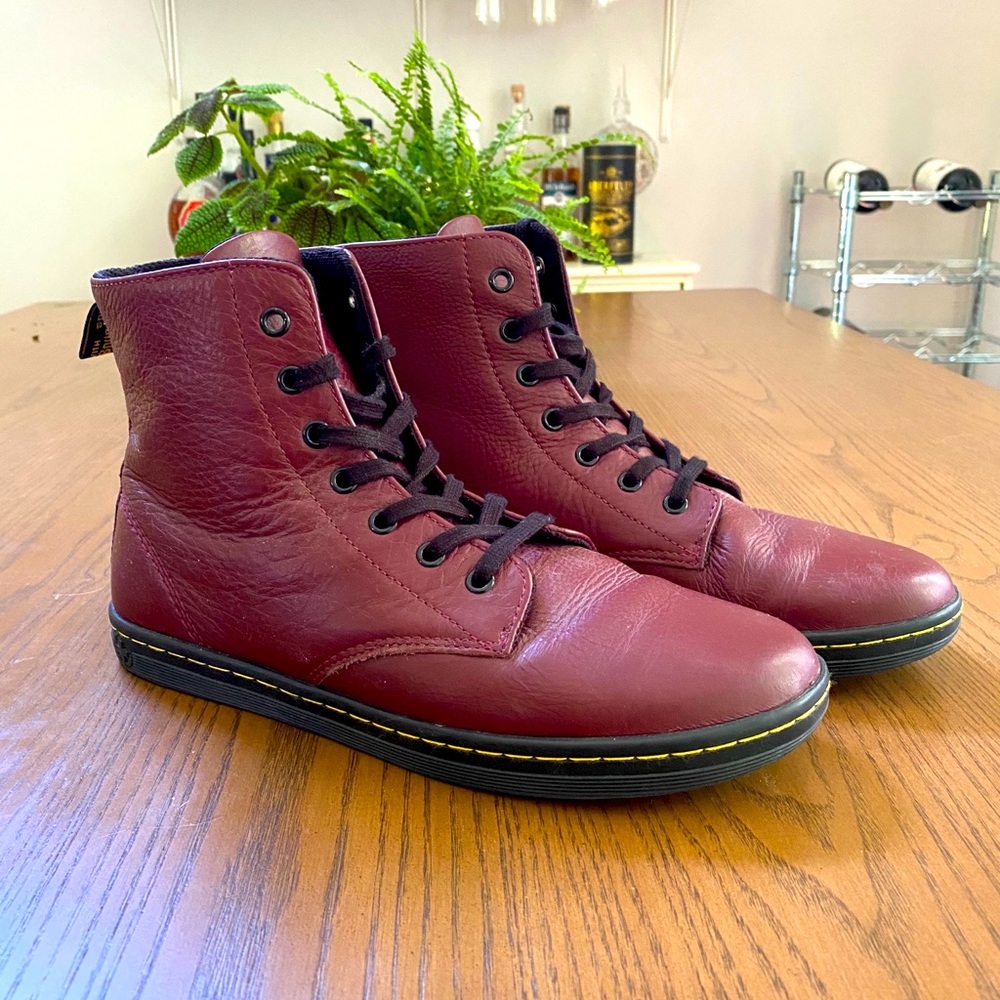 Dr. Martens 10